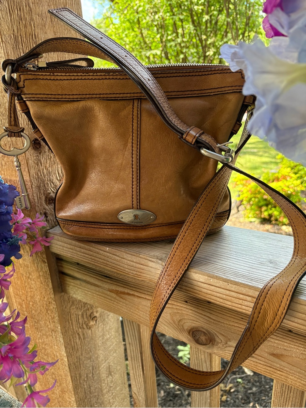 Vintage Fossil Tan Weathered Leather Shoulder Saddle Bag Adjustable Strap w
Key - Picture 1 of 13